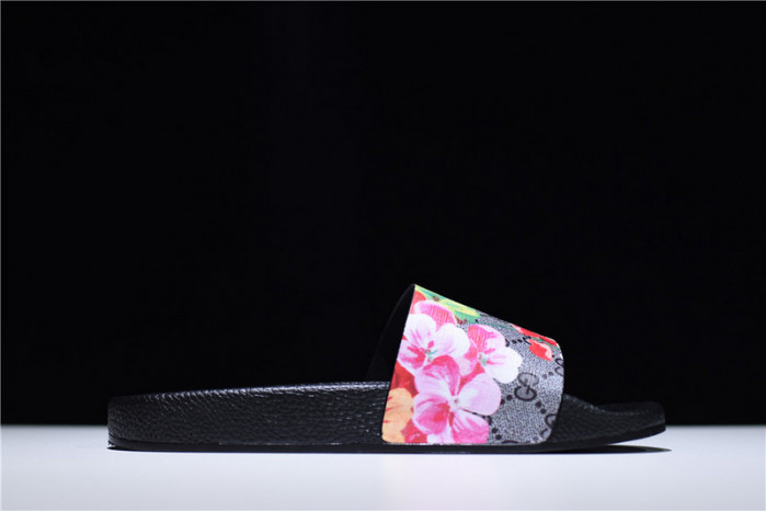 Gu66 SLIPPERS