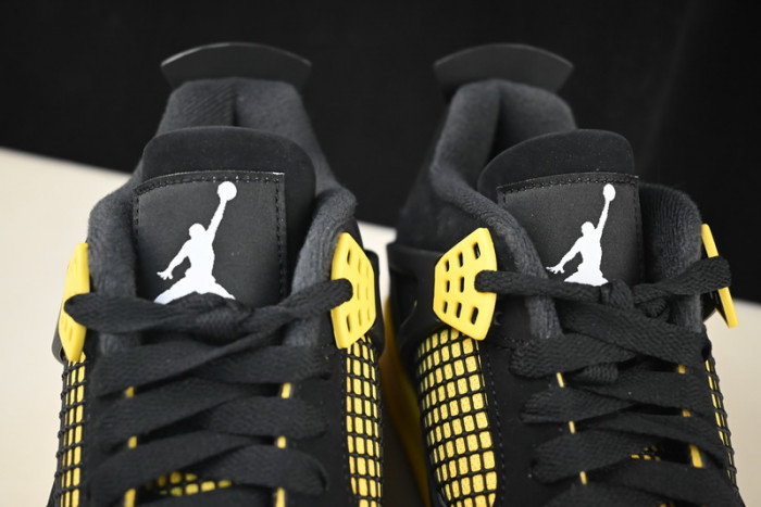 Air Jordan 4 Retro Thunder (2023) DH6927-017