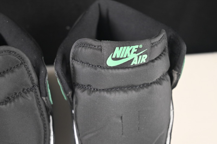Air Jordan 1 Retro High OG Lucky Green DZ5485-031