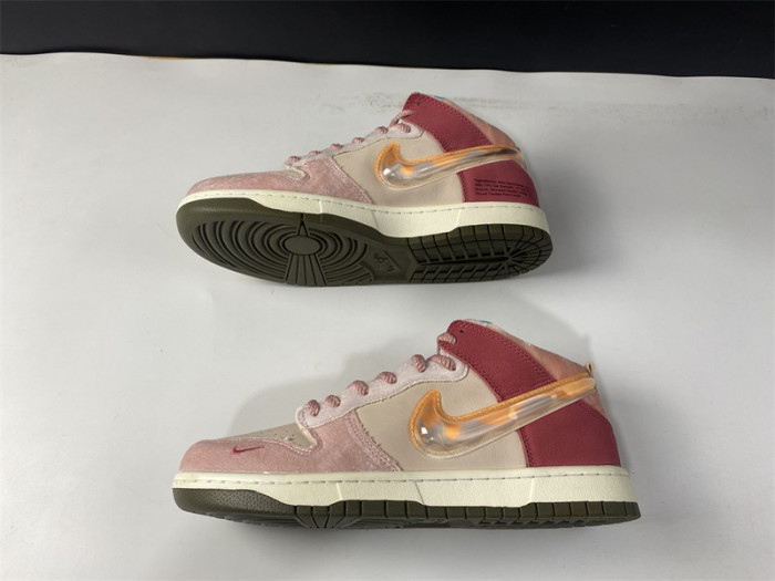 Social Status x NIKE SB Dunk High Pro DJ1173-600