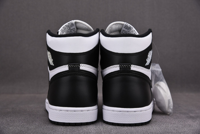 Air Jordan 1 Retro Black White (2014) 555088-010