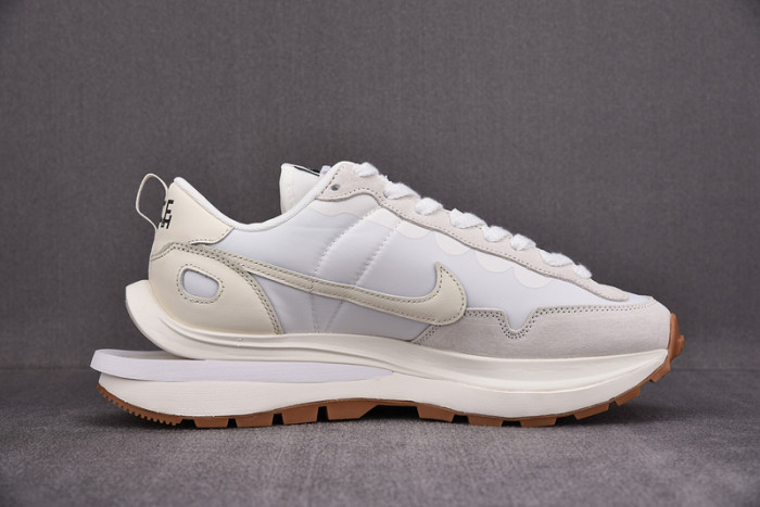 Nike Vaporwaffle Sacai Sail Gum DD1875-100