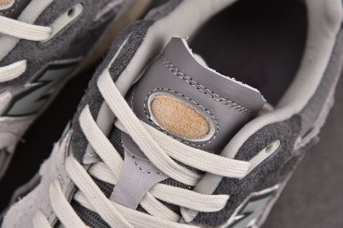 N3W BLANCE SNEAKER