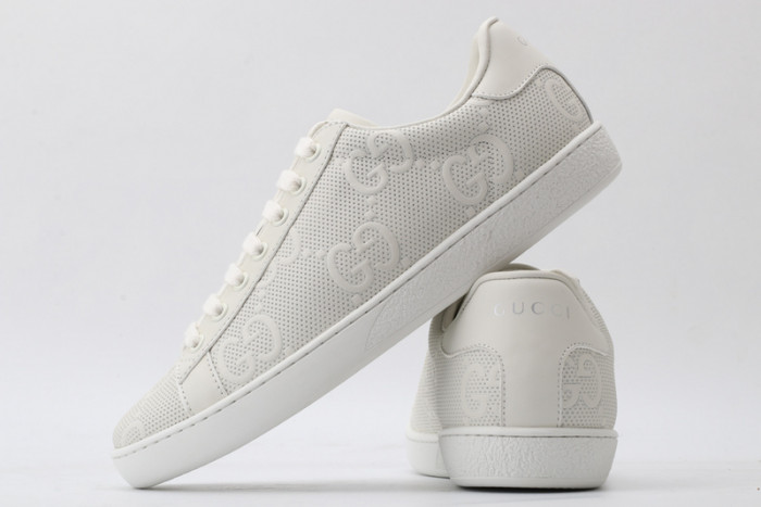Gu66 Ace Embroidered Low-Top Sneaker