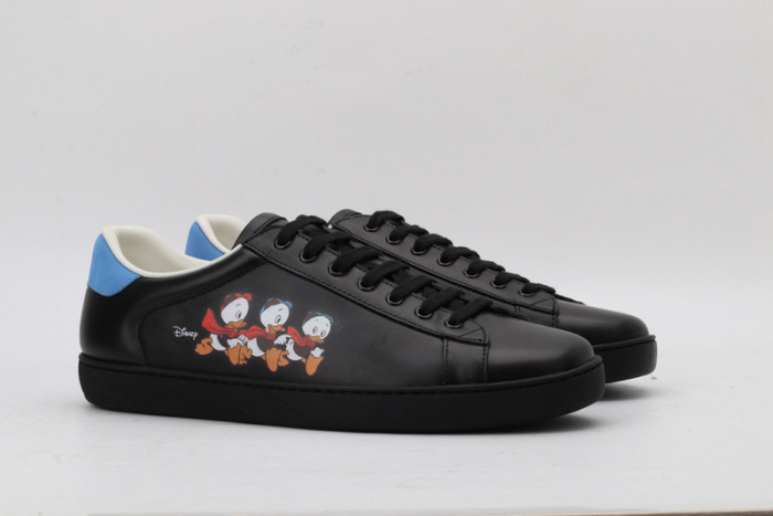 Gu66 Ace Embroidered Low-Top Sneaker