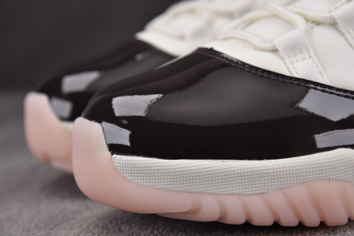 Air Jordan 11 WMNS "Neapolitan" AR0715-101