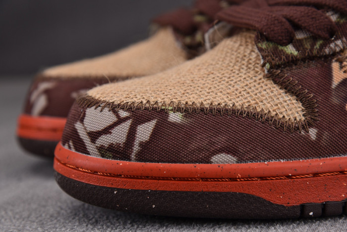 Nike SB Dunk Low Reese Forbes Hunter 304292-281