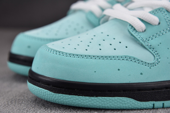 nike T*f*ny sb dunk low lobster bv1310-402