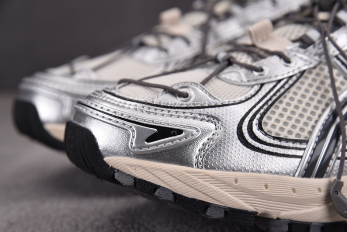 As*ic*s gel-kahana tr v4 silver white 1203a497-200