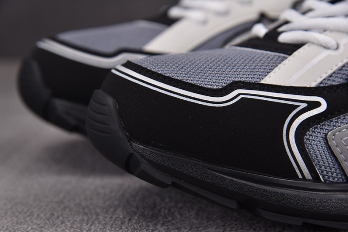 D10R B30 SNEAKER