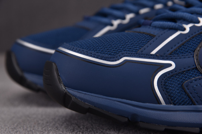 D10R B30 SNEAKER