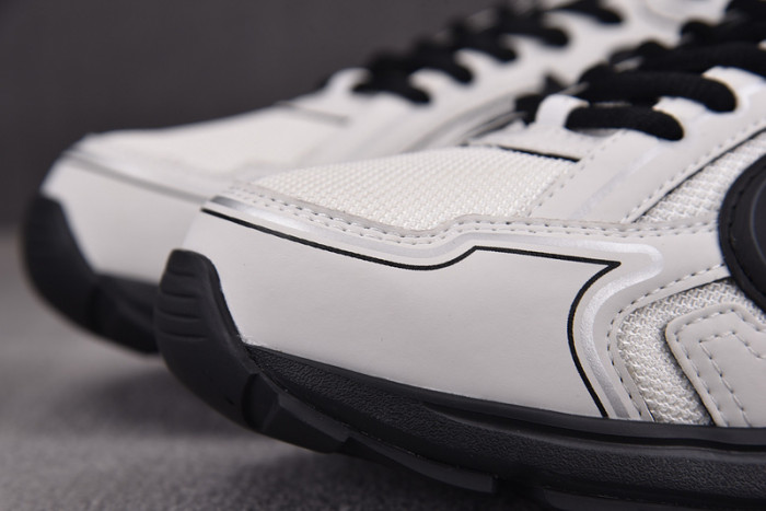 D10R B30 SNEAKER