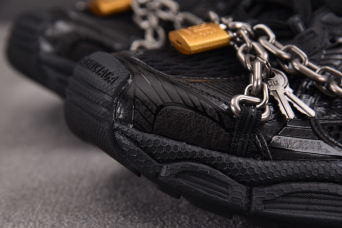 BLCG 3XL SNEAKER 825623 W3XPL 1882