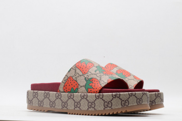 Gu66 SLIPPERS