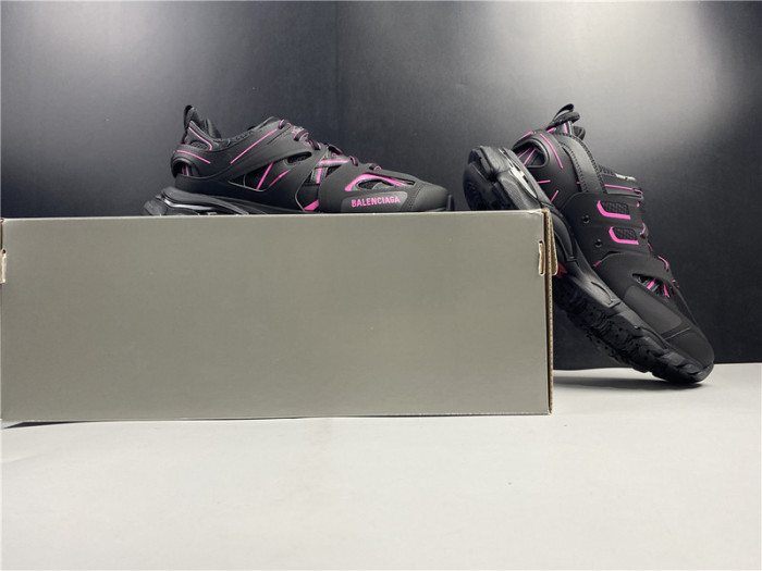 BLCG Track Trainer black and pink 542023 W2LA1 2046