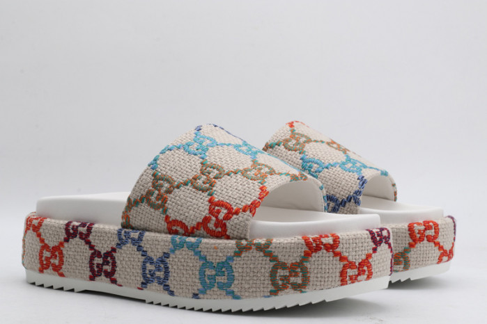Gu66 SLIPPERS