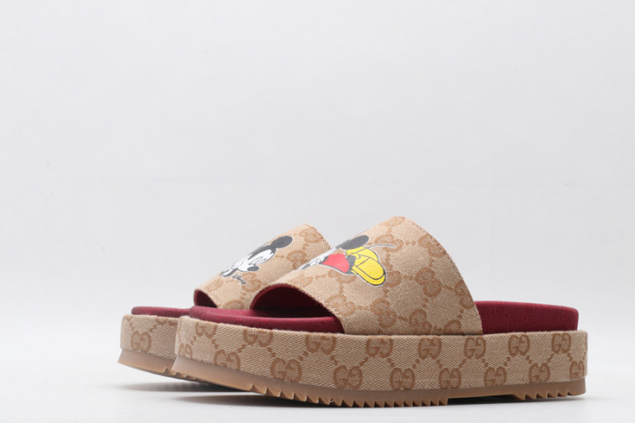 Gu66 SLIPPERS