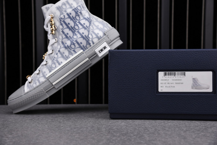 D10R B23 Oblique High Top Sneaker