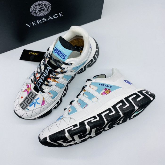 VERS SNEAKERS