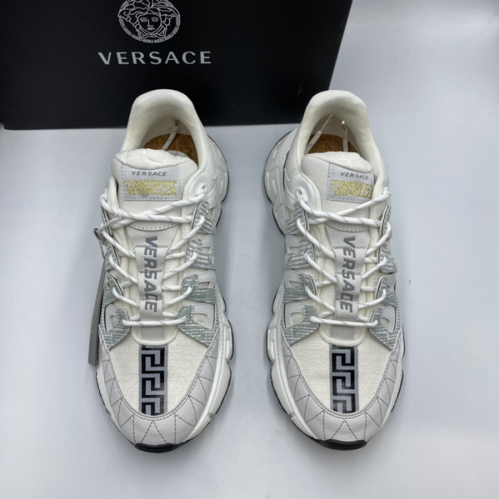 VERS SNEAKERS