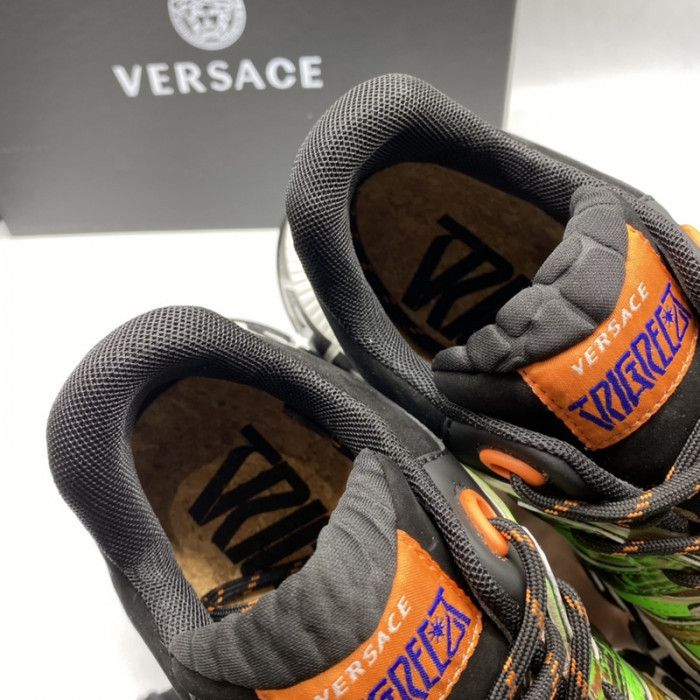VERS SNEAKERS