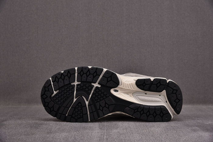 N3W BLANCE SNEAKER