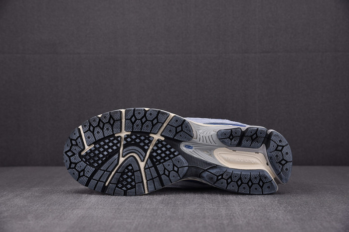 N3W BLANCE SNEAKER