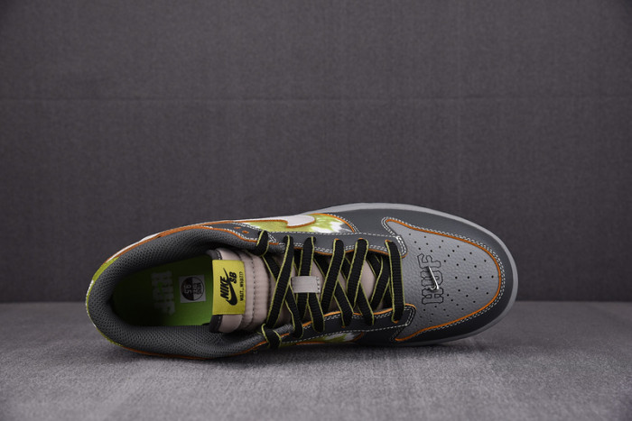 Nike SB Dunk Low HUF Wait, What!? (Friends and Family) FD8775-002