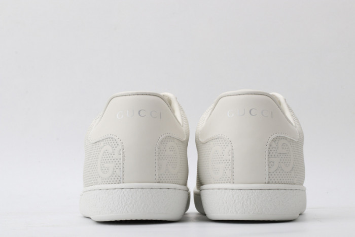 Gu66 Ace Embroidered Low-Top Sneaker