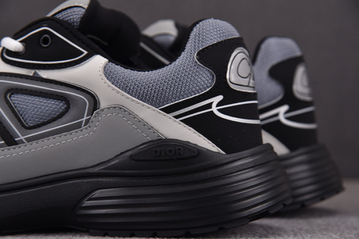 D10R B30 SNEAKER