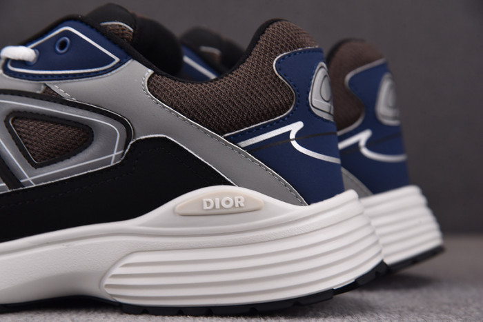 D10R B30 SNEAKER