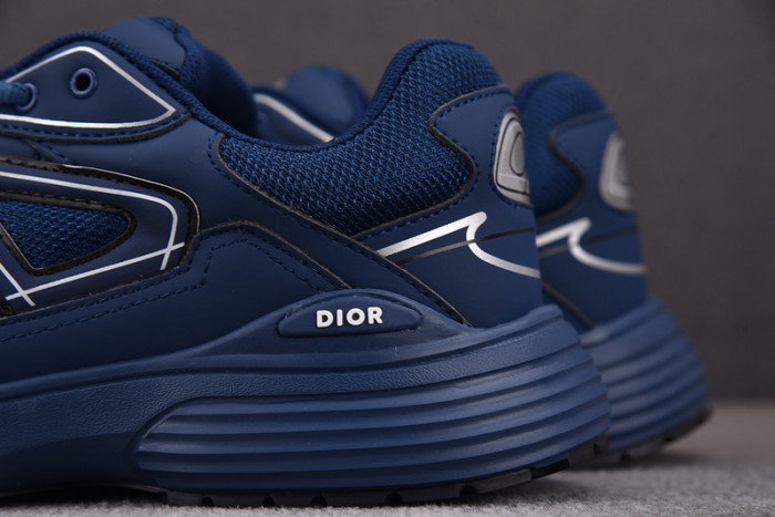 D10R B30 SNEAKER