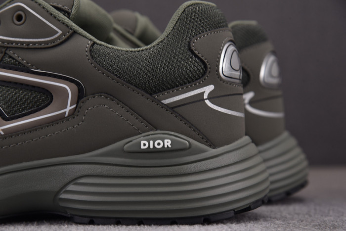 D10R B30 SNEAKER