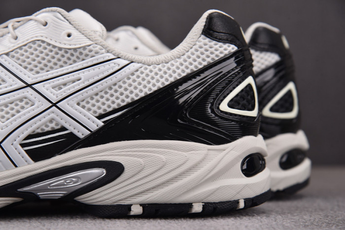 As*ic*s gel-kahana tr v4 black white 1203a497-100