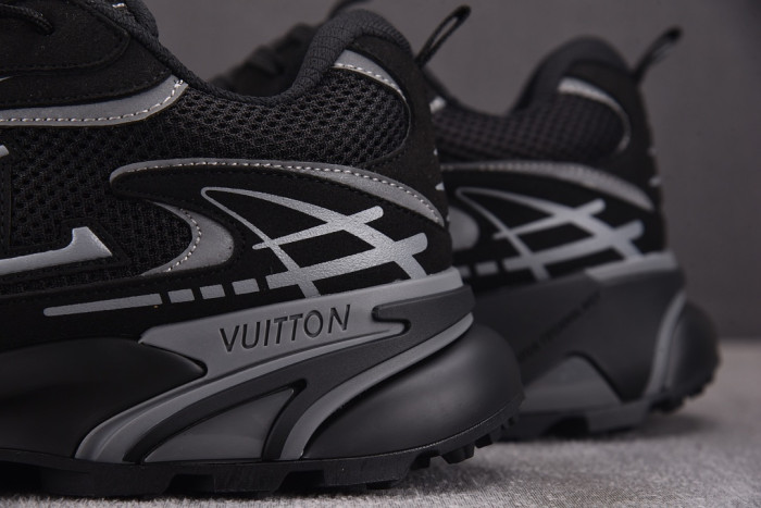 Lou1su1tt Tatic Runner Sneaker