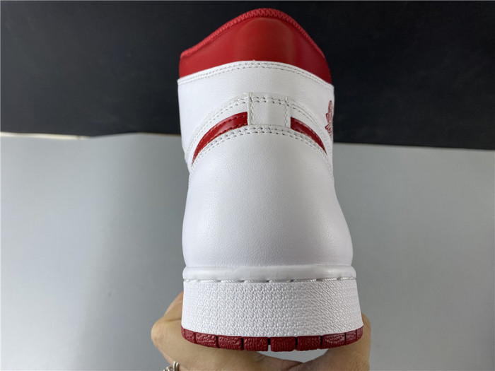 AIR Jordan 1 Retro Metallic Red (2017) 555088-103