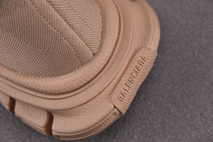 BLCG Speed Sneaker 758483 W2DG1 2910