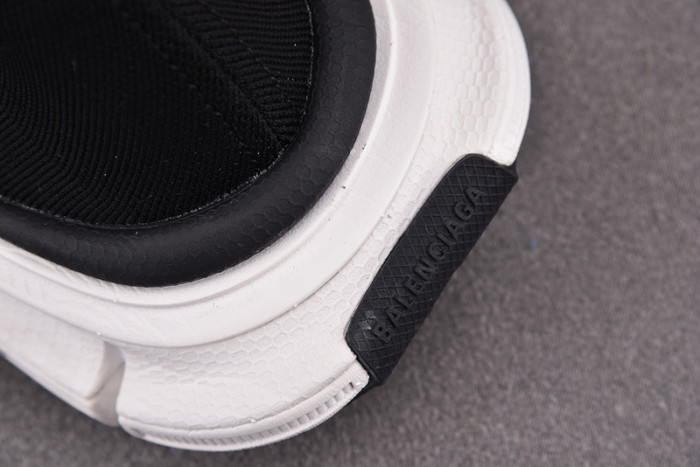 BLCG Speed Sneaker 758481 W2DG1 1090