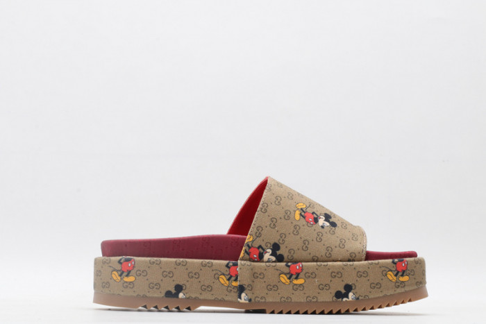 Gu66 SLIPPERS