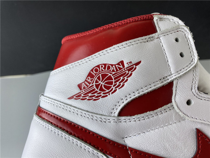 AIR Jordan 1 Retro Metallic Red (2017) 555088-103