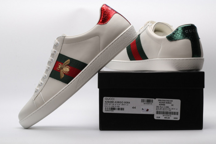 Gu66 Ace Embroidered Low-Top Sneaker white with bee