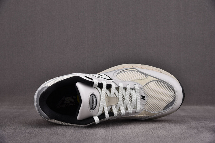 N3W BLANCE SNEAKER