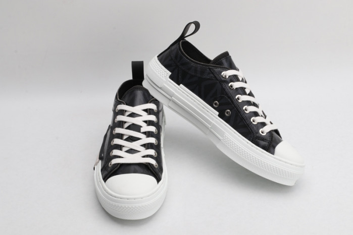 D10R B23 Sneakers Low Top