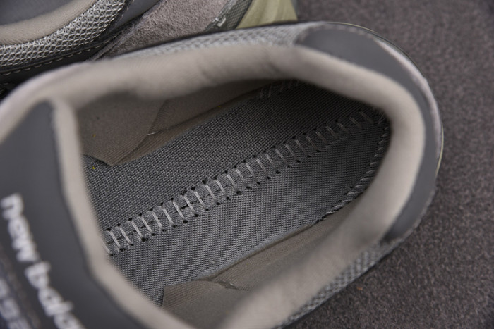 N3W BLANCE SNEAKER