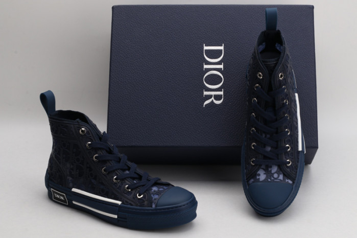 D10R B23 Oblique High Top Sneaker