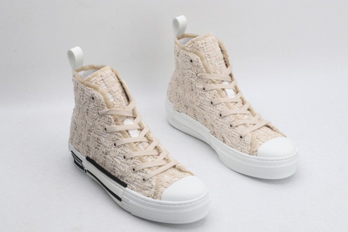 D10R B23 Oblique High Top Sneaker