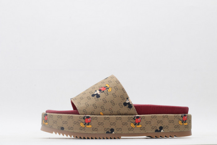 Gu66 SLIPPERS
