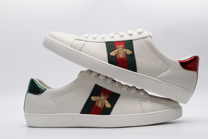 Gu66 Ace Embroidered Low-Top Sneaker white with bee