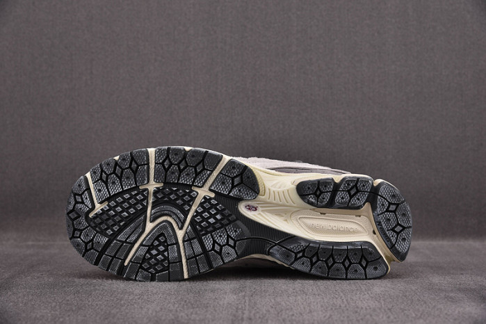 N3W BLANCE SNEAKER