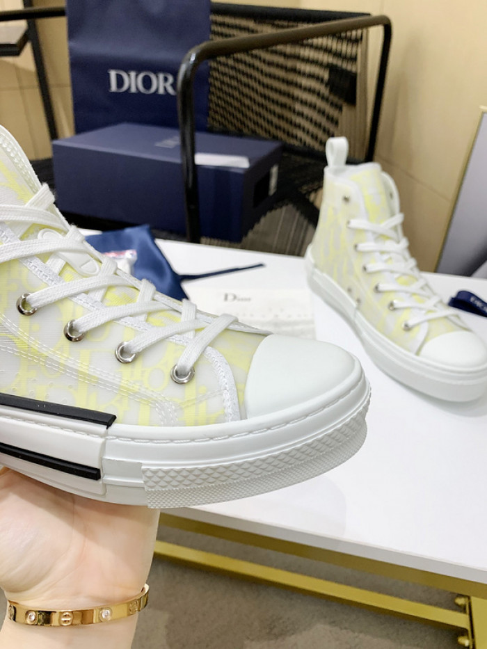 D10R B23 Oblique High Top Sneaker